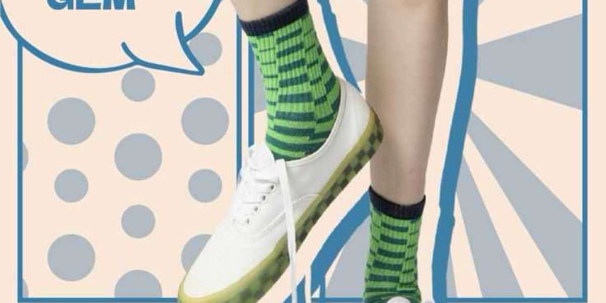 What Color Socks with White Shoes